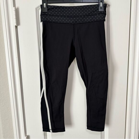 Lululemon Up The Pace Crop Sweet Spot Black Angel Wing Dot Women's Size 4 - Picture 1 of 3